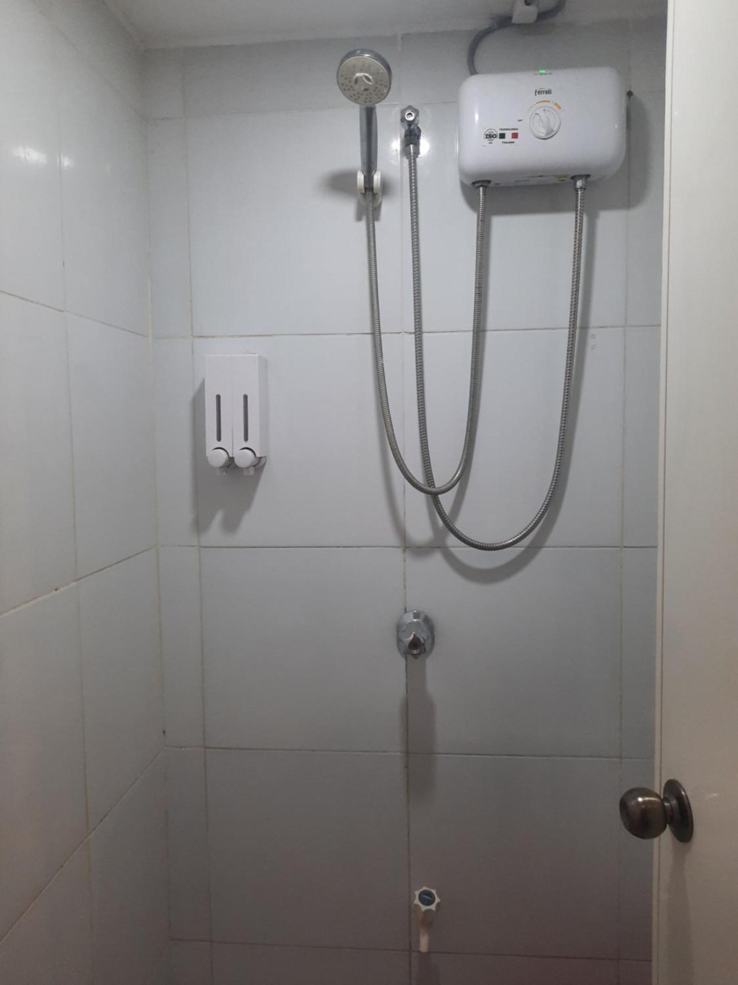 Airport Hostel Manila Пасай Экстерьер фото